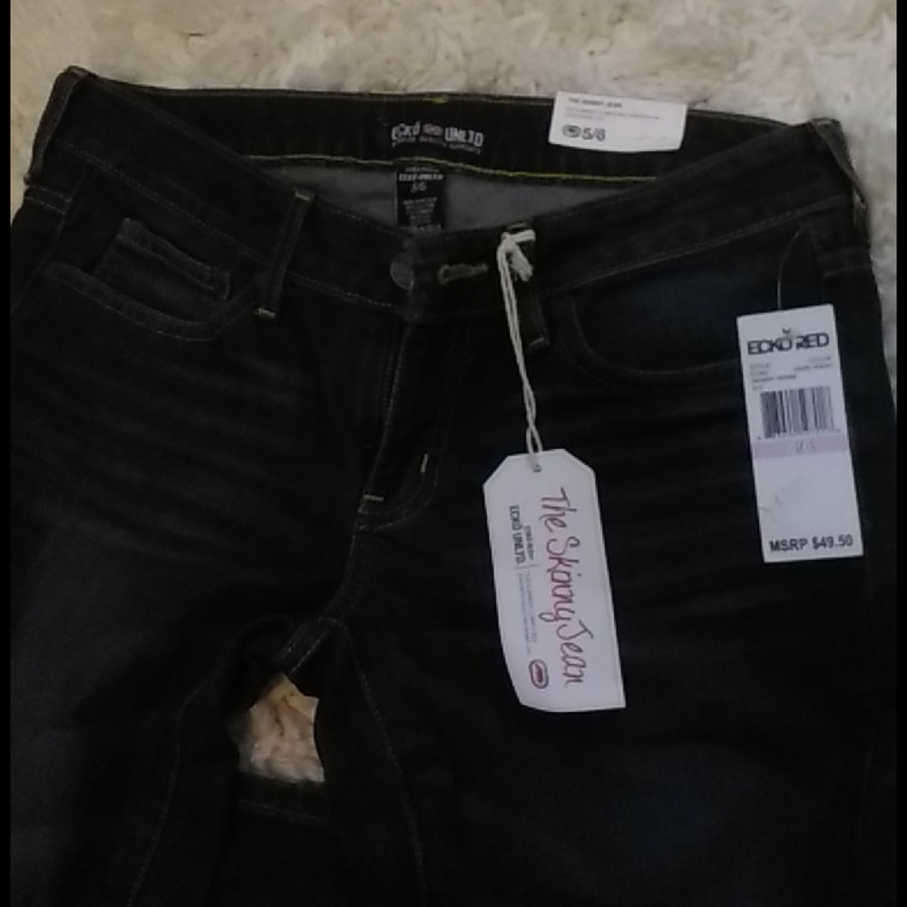 Eckō Red Dark Wash Skinny Jean